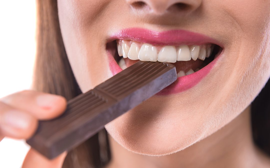 Pecar y disfrutar del chocolate sin perder los dientes