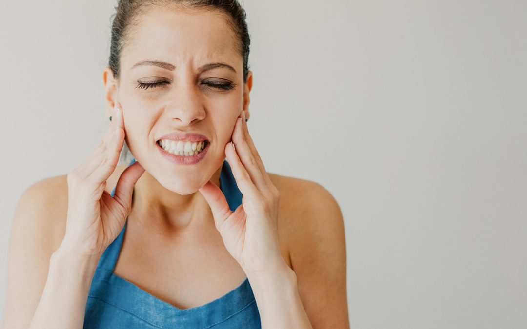¿Estás estresad@ y aprietas los dientes? Te informo al respecto